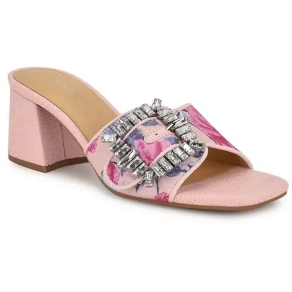 NINE WEST Geanila Pink Slide Sandals Shoes Rhinestone Embellished 8 or 9 NWOB - Picture 1 of 3